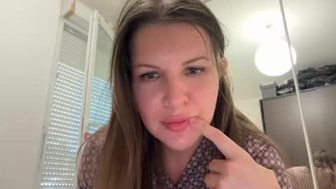 Angela online show from 07-06-26, 06:21
