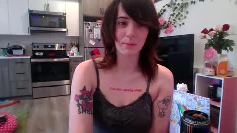 Snapshot of angelalice555 chatting on 10-11-25, 12:47 angelalice555 online show from 10-11-25, 12:47