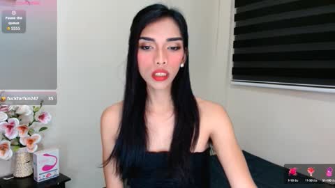 Snapshot of angelamonroe chatting on 10-15-25, 12:55 SENORITA online show from 10-15-25, 12:55