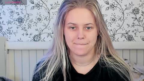 Snapshot of angelanty chatting on 05-17-26, 05:09 Darsi Anty online show from 05-17-26, 05:09