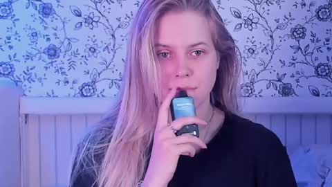 Snapshot of angelanty chatting on 05-18-26, 03:07 Darsi Anty online show from 05-18-26, 03:07