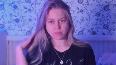 Snapshot of angelanty chatting on 05-23-26, 07:29 Darsi Anty online show from 05-23-26, 07:29