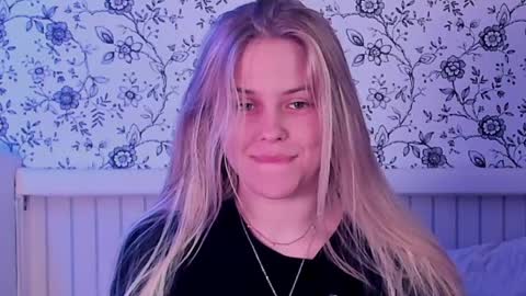 Snapshot of angelanty chatting on 05-28-26, 01:19 Darsi Anty online show from 05-28-26, 01:19