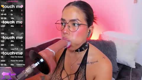 Angela Ricci online show from 12-19-25, 03:02