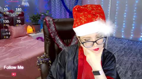 Snapshot of angelawhity chatting on 12-26-24, 06:43 Angela online show from 12-26-24, 06:43