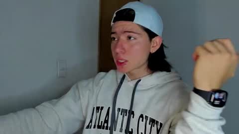 Snapshot of angelbennet_ chatting on 11-18-25, 01:22 Angel Bennet online show from 11-18-25, 01:22