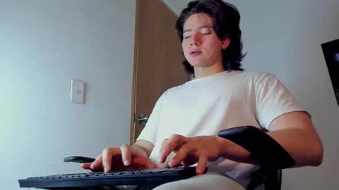 Snapshot of angelbennet_ chatting on 12-02-25, 11:00 Angel Bennet online show from 12-02-25, 11:00