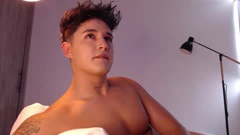 Snapshot of angelcossio chatting on 09-11-25, 08:09 Angel online show from 09-11-25, 08:09