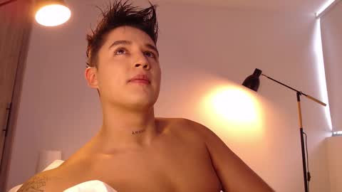 Snapshot of angelcossio chatting on 10-15-25, 08:09 Angel online show from 10-15-25, 08:09