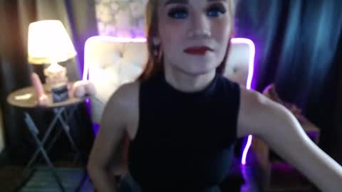 Snapshot of angelcumfallen chatting on 10-27-25, 06:50 Angel online show from 10-27-25, 06:50