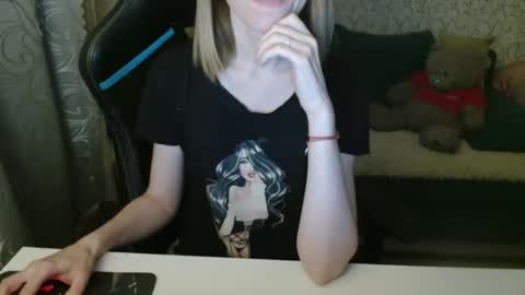 AngelCute32 online show from 11-19-25, 03:23