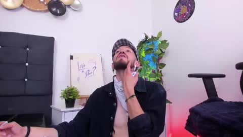 Snapshot of angeldamianart chatting on 11-11-25, 07:47 angeldamianart online show from 11-11-25, 07:47