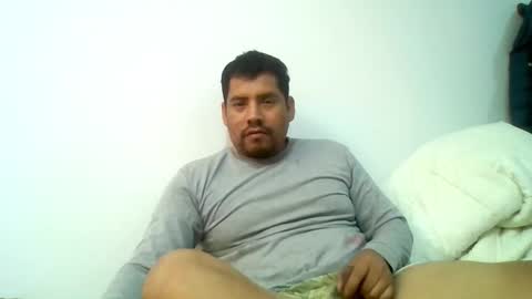 Snapshot of angeldavid90 chatting on 10-29-25, 05:47 angeldavid90 online show from 10-29-25, 05:47