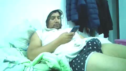 Snapshot of angeldavid90 chatting on 11-12-25, 02:23 angeldavid90 online show from 11-12-25, 02:23