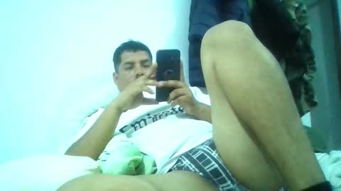 Snapshot of angeldavid90 chatting on 11-27-25, 12:46 angeldavid90 online show from 11-27-25, 12:46