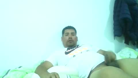 Snapshot of angeldavid90 chatting on 12-01-25, 12:37 angeldavid90 online show from 12-01-25, 12:37