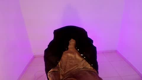 angele online show from 04-19-26, 07:27