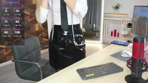 Snapshot of angelella chatting on 03-09-25, 09:13 ONLINE 1100-1600 3 GMT Moscow time online show from 03-09-25, 09:13