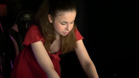Snapshot of angeles_08 chatting on 05-26-26, 09:16 Angel online show from 05-26-26, 09:16