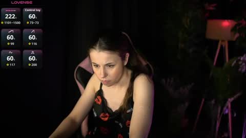Snapshot of angeles_08 chatting on 06-14-26, 10:39 Angel online show from 06-14-26, 10:39
