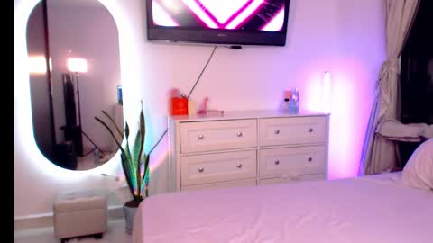 angelesxoxo online show from 10-15-25, 02:33