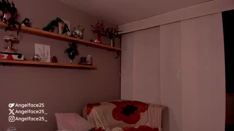Snapshot of angelface25_ chatting on 03-02-25, 12:42 . online show from 03-02-25, 12:42
