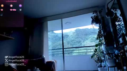 Snapshot of angelface25_ chatting on 09-20-25, 10:11 . online show from 09-20-25, 10:11