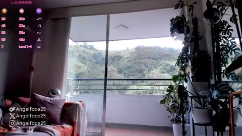Snapshot of angelface25_ chatting on 09-22-25, 10:45 . online show from 09-22-25, 10:45