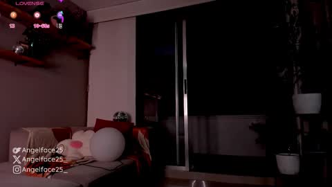 Snapshot of angelface25_ chatting on 09-29-25, 11:09 . online show from 09-29-25, 11:09