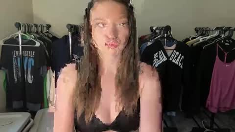 Snapshot of angelgrl444 chatting on 01-07-25, 07:38 Princess Peach online show from 01-07-25, 07:38