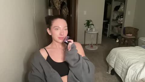 Snapshot of angelgrl444 chatting on 02-19-25, 05:27 Princess Peach online show from 02-19-25, 05:27