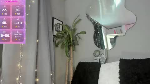 Snapshot of angeli_sexi chatting on 11-29-25, 11:30 Carolina online show from 11-29-25, 11:30