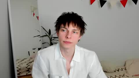 Snapshot of angelic_look chatting on 03-10-25, 02:59 Daniel online show from 03-10-25, 02:59