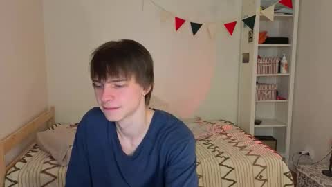 Snapshot of angelic_look chatting on 09-11-25, 12:33 Daniel online show from 09-11-25, 12:33