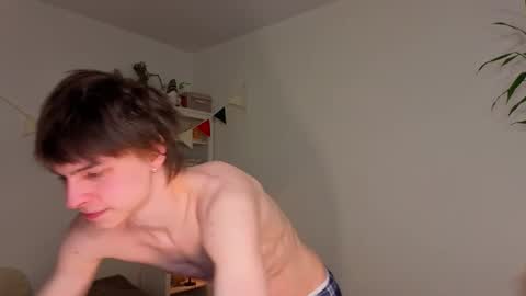 Snapshot of angelic_look chatting on 01-12-26, 12:05 Daniel online show from 01-12-26, 12:05