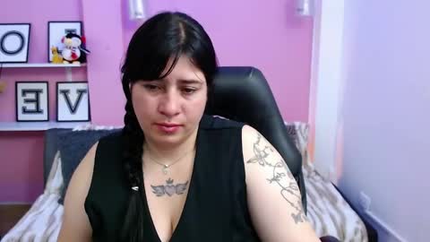 Snapshot of angelica_herrera chatting on 11-26-25, 04:35 Angelica online show from 11-26-25, 04:35