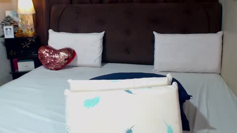 MS. AMALIA online show from 01-19-25, 01:22