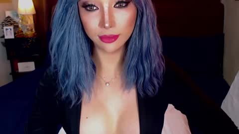 MS. AMALIA online show from 01-22-25, 07:14