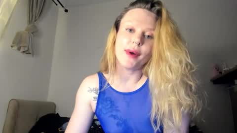 Angelika online show from 12-22-25, 04:37