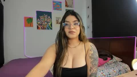 Snapshot of angelina_71 chatting on 10-28-25, 03:58 Angelina online show from 10-28-25, 03:58