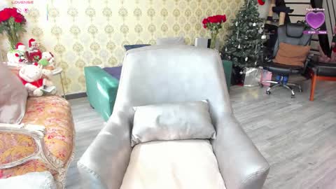 Snapshot of angelina_class_7 chatting on 12-18-25, 03:07 angelina_class_7 online show from 12-18-25, 03:07