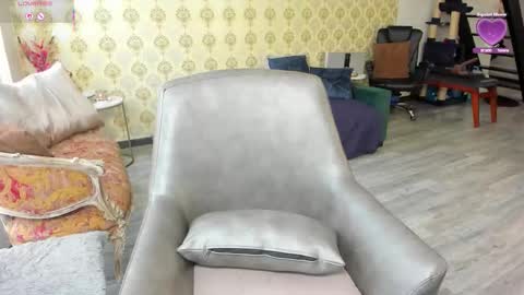 Snapshot of angelina_class_7 chatting on 01-15-26, 02:43 angelina_class_7 online show from 01-15-26, 02:43