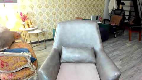 Snapshot of angelina_class_7 chatting on 02-18-26, 02:24 angelina_class_7 online show from 02-18-26, 02:24