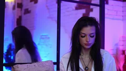 Snapshot of angelinagia chatting on 02-13-25, 02:34  Angelina  online show from 02-13-25, 02:34