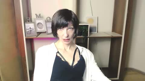 Angelina online show from 10-18-25, 07:09