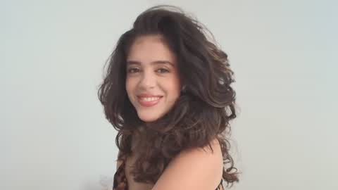 Snapshot of angelinarosss_ chatting on 07-16-26, 08:04 online show from 07-16-26, 08:04
