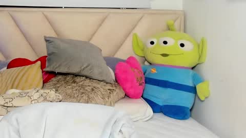 Angeline Smith  online show from 03-04-25, 10:46