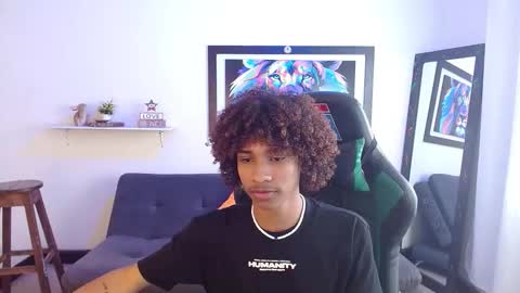 Snapshot of angell18_ chatting on 10-25-25, 08:25 Angel online show from 10-25-25, 08:25