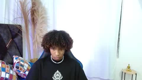 Snapshot of angell18_ chatting on 11-03-25, 08:43 Angel online show from 11-03-25, 08:43