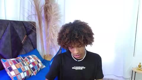 Snapshot of angell18_ chatting on 11-04-25, 09:36 Angel online show from 11-04-25, 09:36